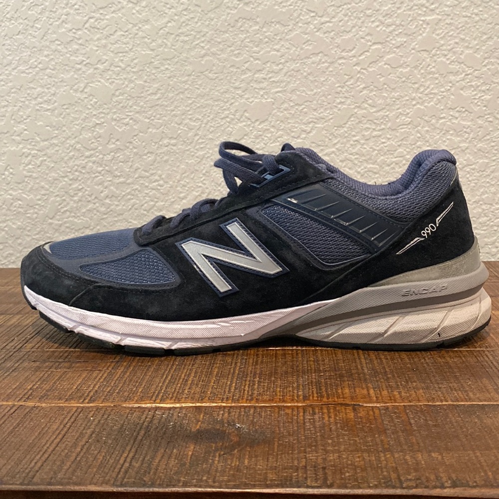 New Balance 990v5 sz 13 D width navy mens running shoes